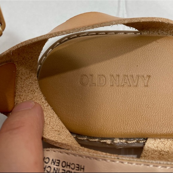 Old navy woman’s Sandals size 9 - Picture 5 of 5